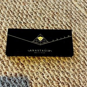 Anastasia Beverly Hills Prism eyeshadow palette